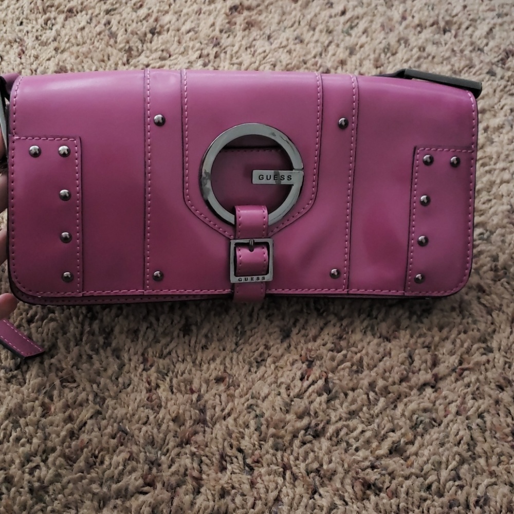 Guess clutch